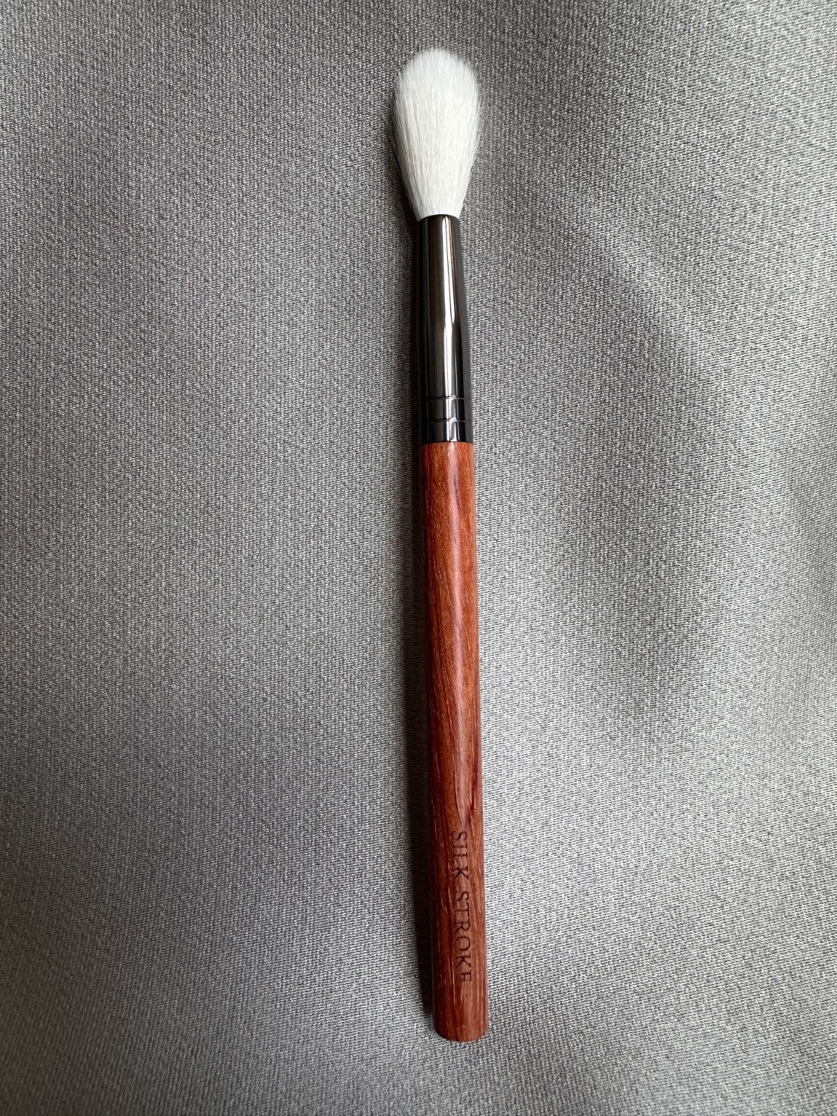 Goat Hair Highlighter Contour Brush – Precision Face Makeup Tool
