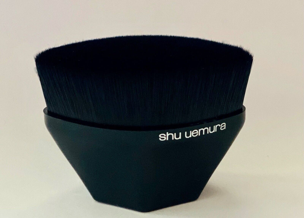 Petal 55 Foundation Brush by Shu Uemura – Limited Edition Black