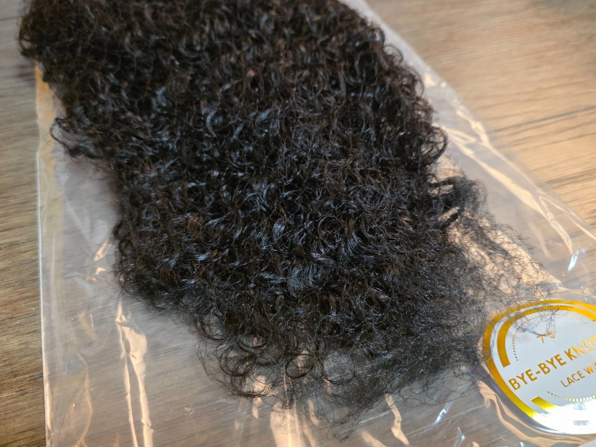 20 Inch Jerry Curly Lace Wig with 7x5 Lace Area and Accessories - Black