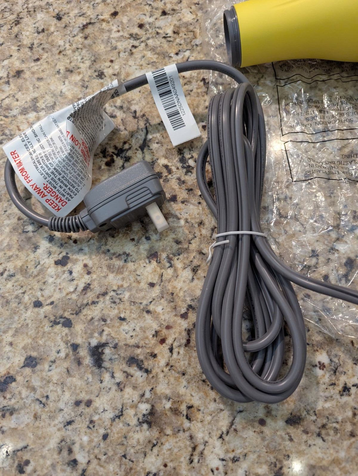 Ionic Hair Dryer with 2 Concentrator Nozzles - Drybar Buttercup