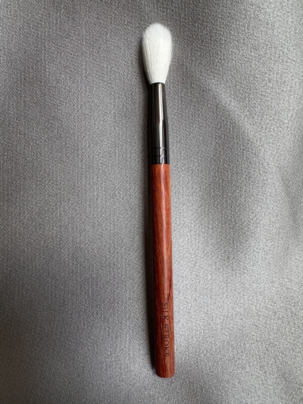 Goat Hair Highlighter Contour Brush – Precision Face Makeup Tool