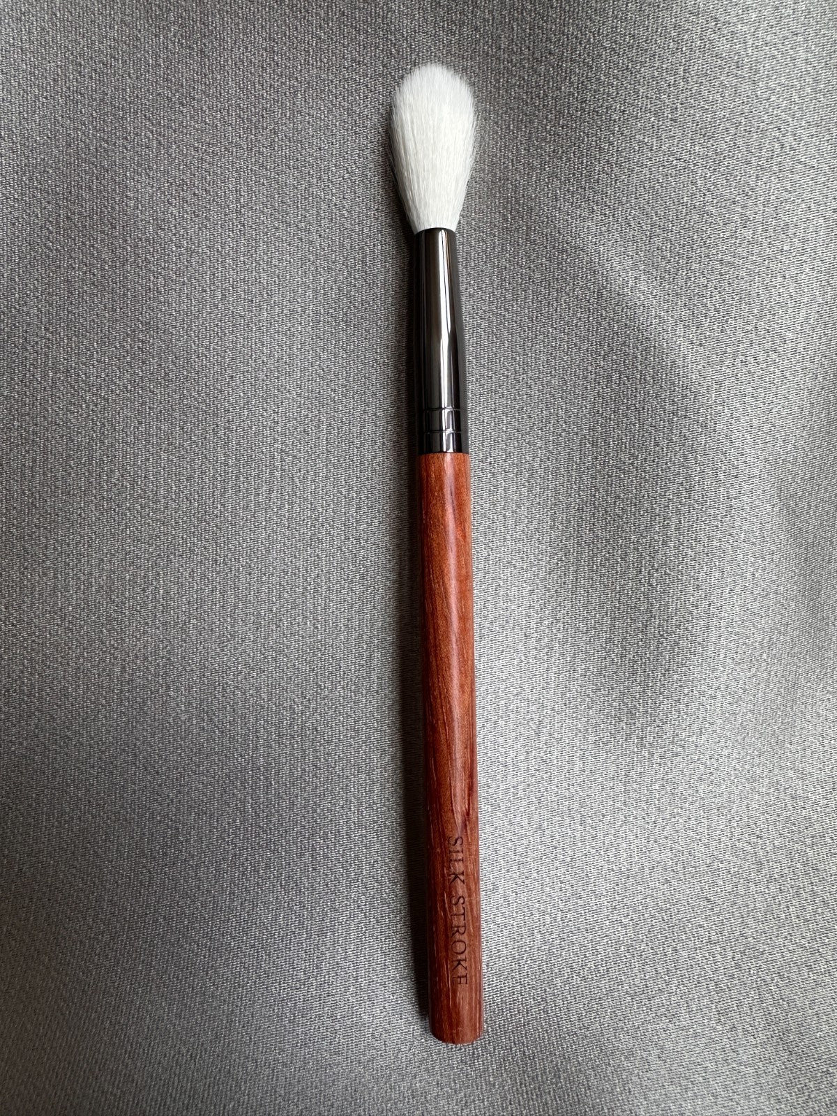 Goat Hair Highlighter Contour Brush – Precision Face Makeup Tool