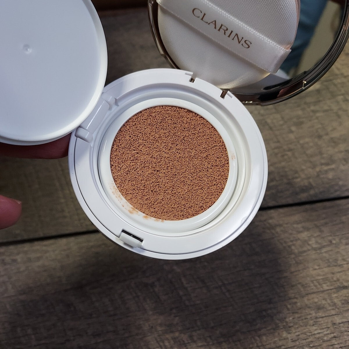 Clarins Everlasting Cushion Long Wear Hydrating Foundation SPF 50 112 Amber