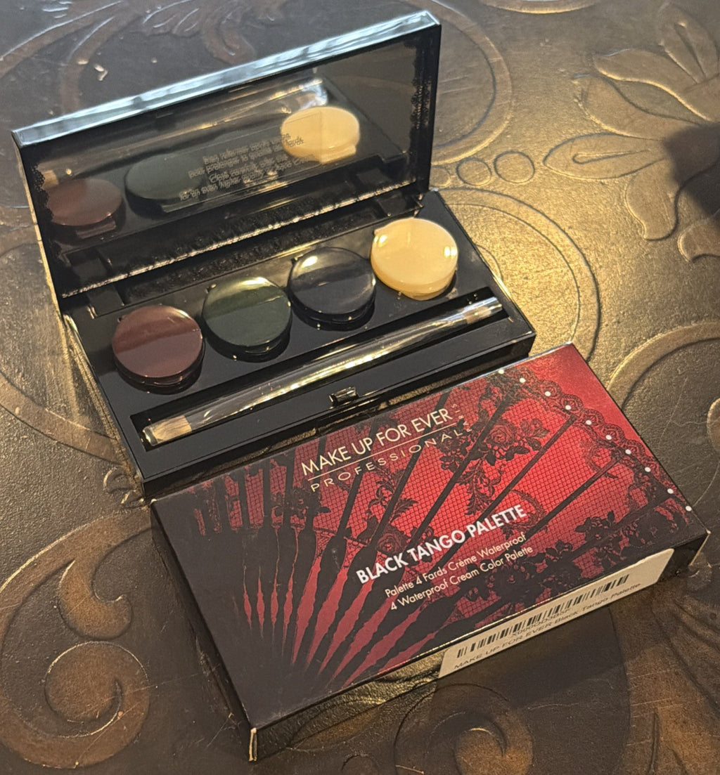 Black Waterproof Makeup Palette for Professional Use