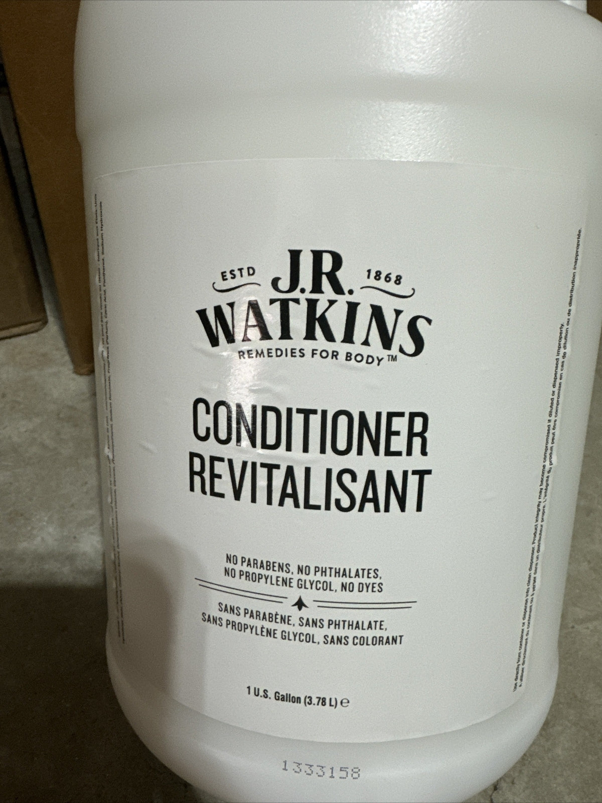 1 Gallon Hair Conditioner Bottle - Revitalizing Hair Care Product