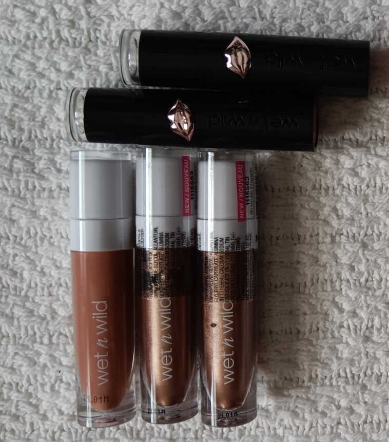 Wet n Wild Shadow Silk Liquid 16HR Eyeshadow & Megalast Matte Lipstick Duo