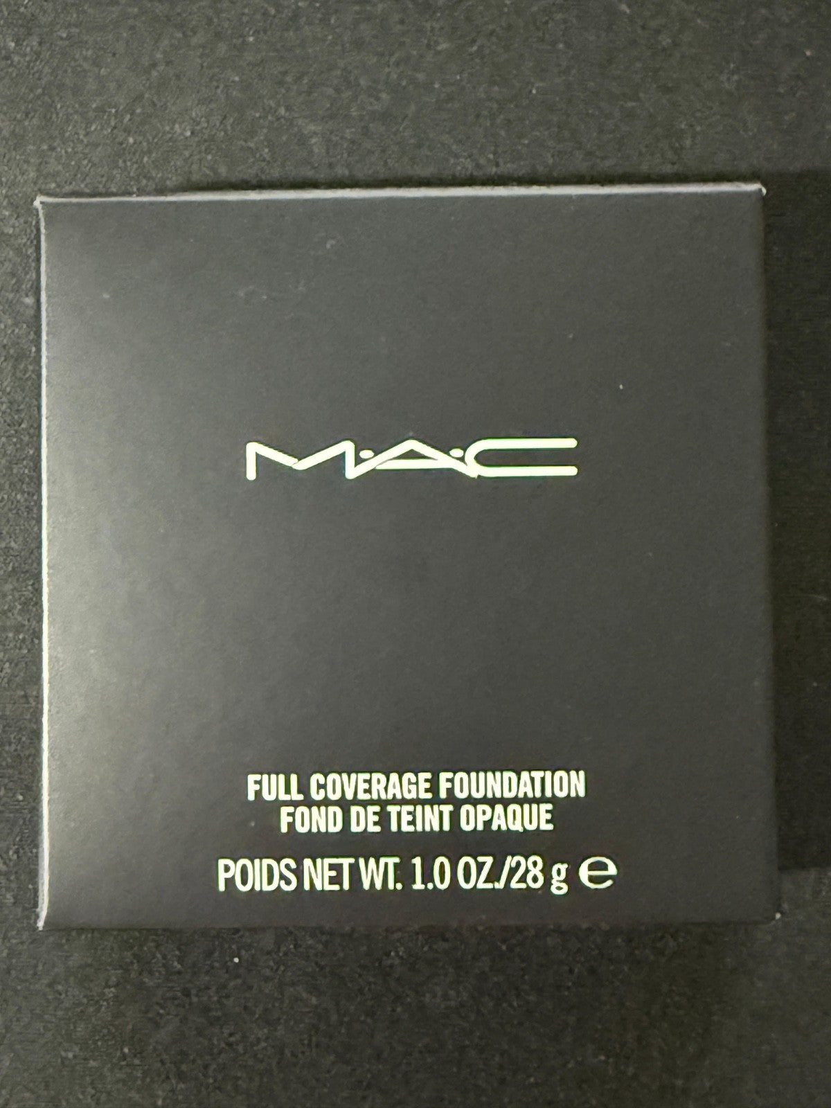 M.A.C Full Coverage Foundation NC20 - 1 oz / 28 g - New in Box