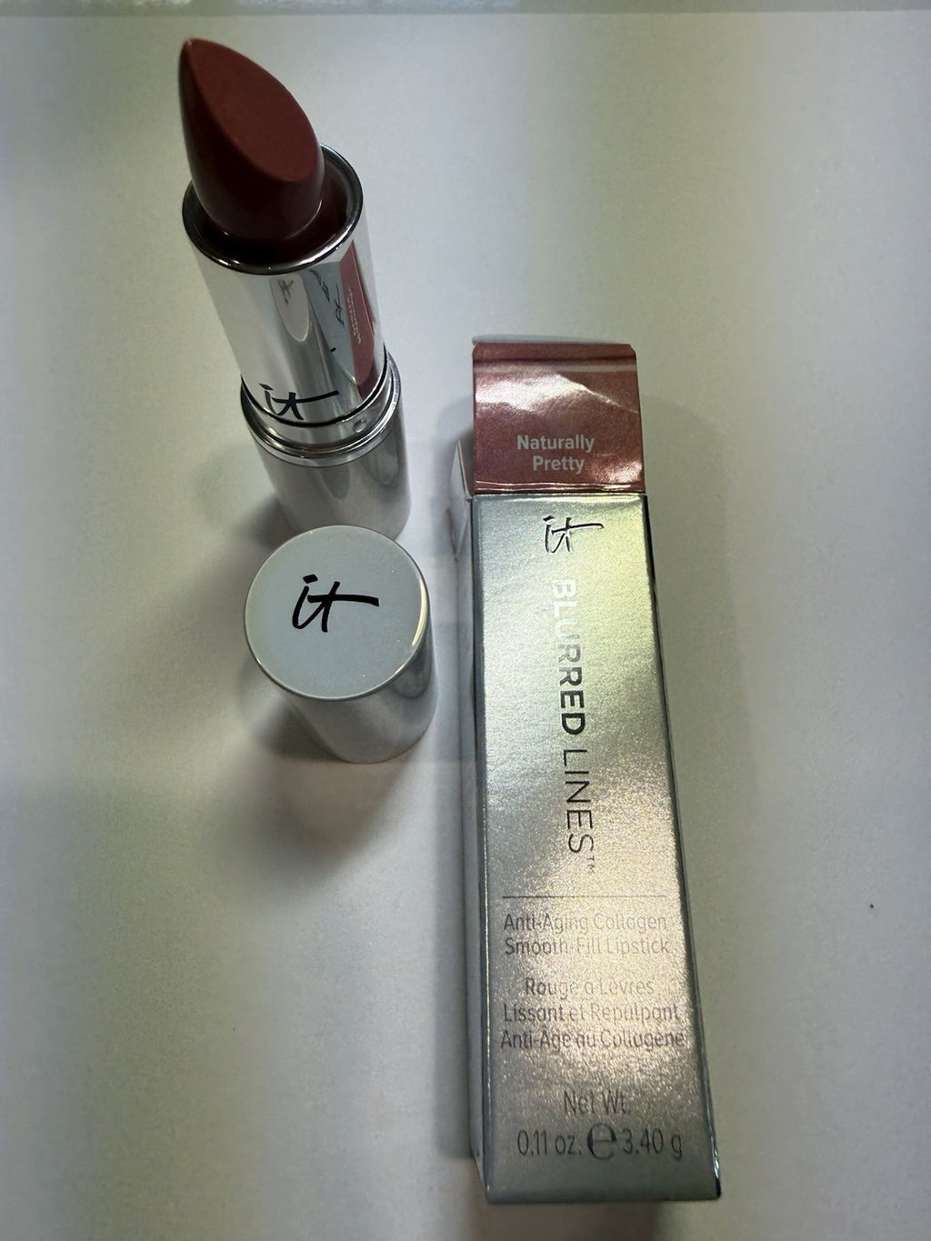 IT Cosmetics Blurred Lines Lipstick Naturally Pretty - New In Box