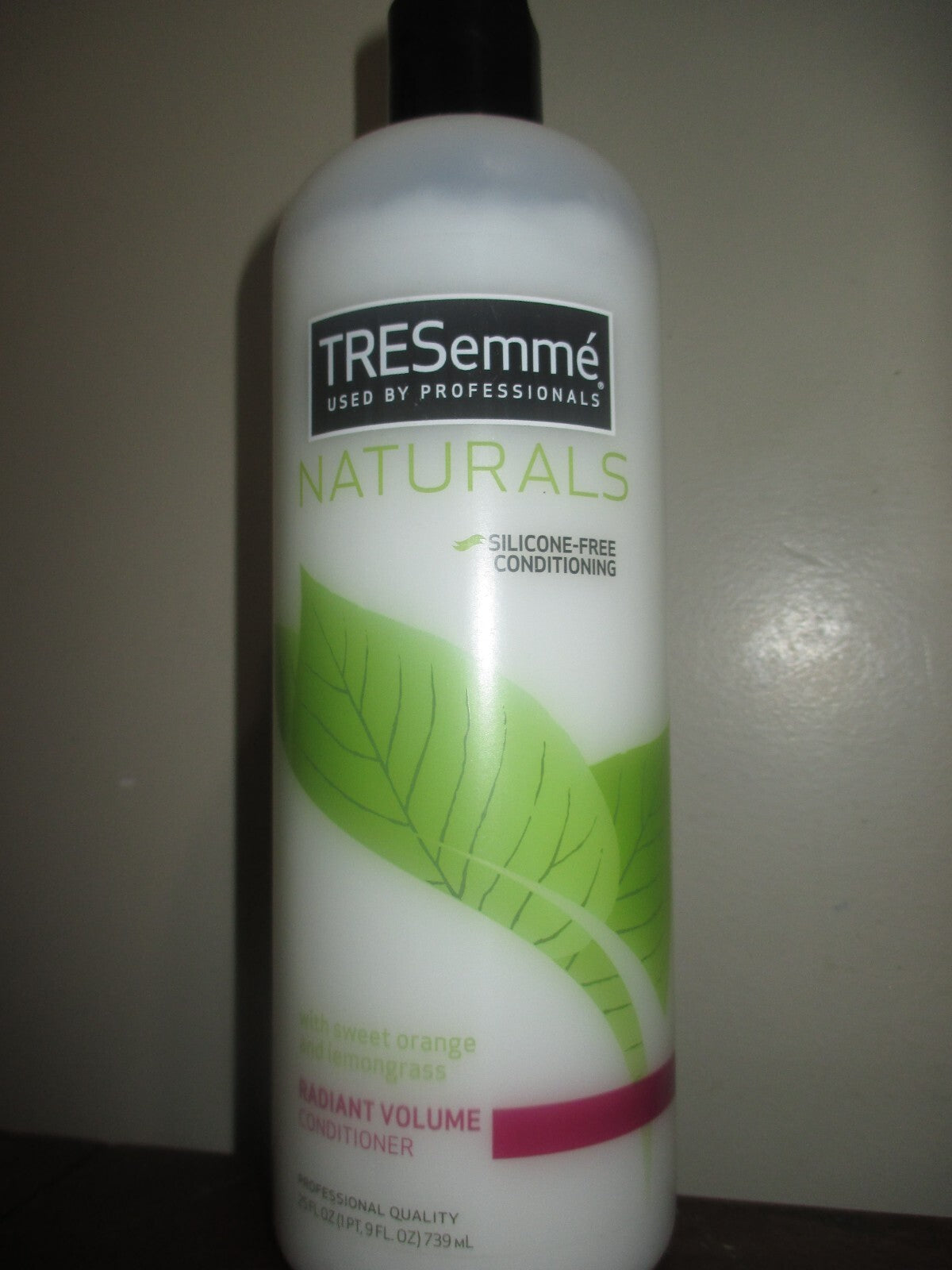 Radiant Volume Conditioner 25 oz for Thick, Bouncy Hair - TRESemmé Naturals