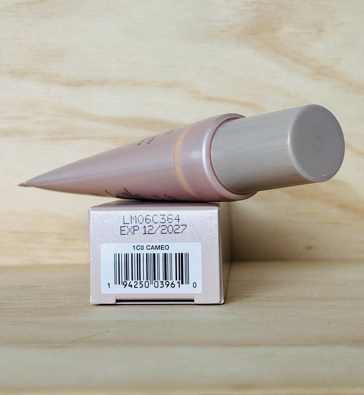 Laura Mercier Tinted Moisturizer Light Revealer SPF25 1.7oz - Radiant, Sheer Coverage
