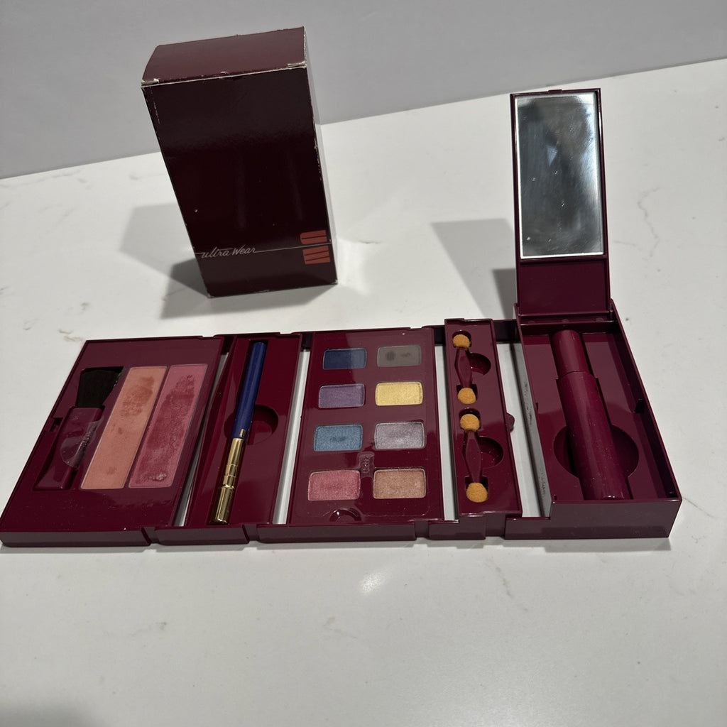 Avon Ultra Wear On The Town Makeup Kit (Vintage 1985)