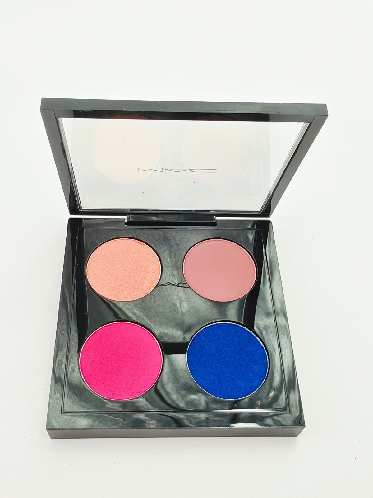 MAC Eye Shadow 4-Palette Play With Me Pressed - Discontinued