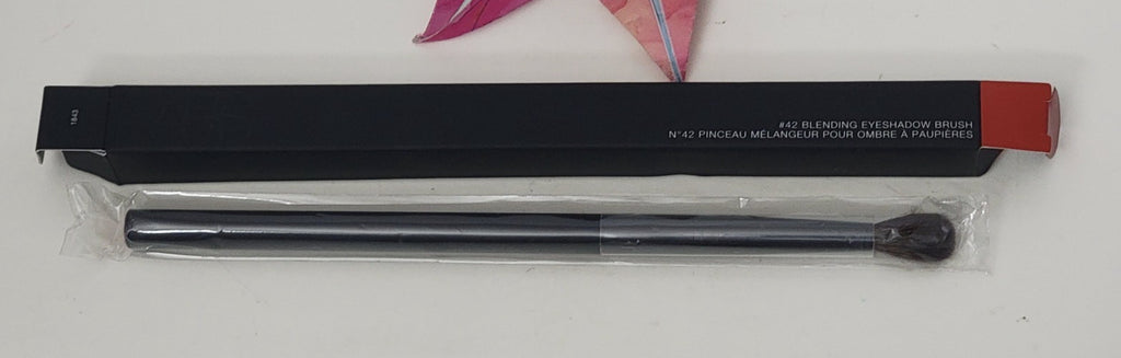 Blending Eyeshadow Brush 1843 #42 by NARS – Brand New in Box