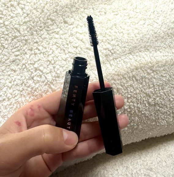 Volumizing Mascara for Bold Lashes - Long-Wear, Transfer-Resistant