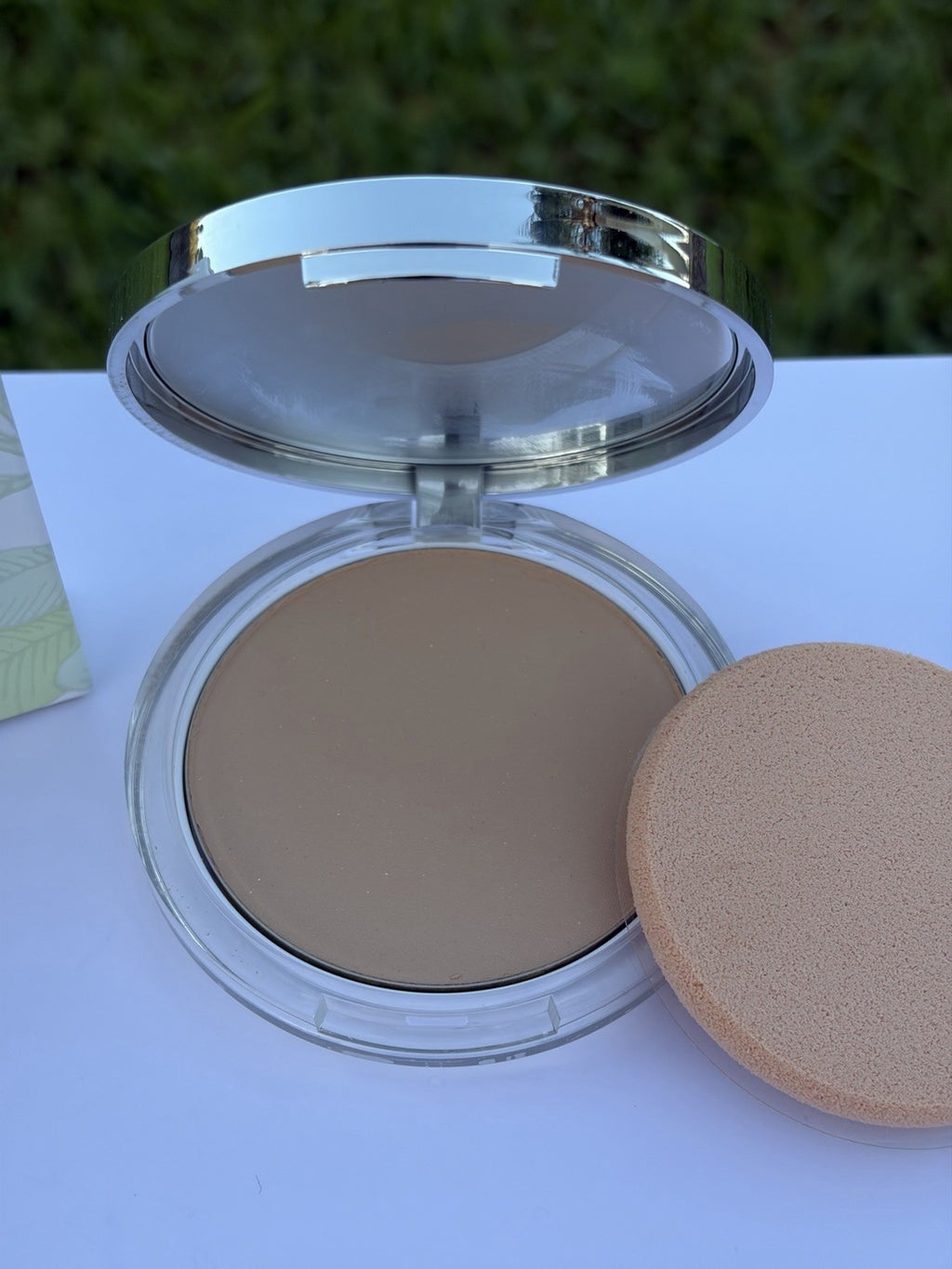 Clinique Superpowder Double Face Makeup 10 Matte Medium Full-Size Compact