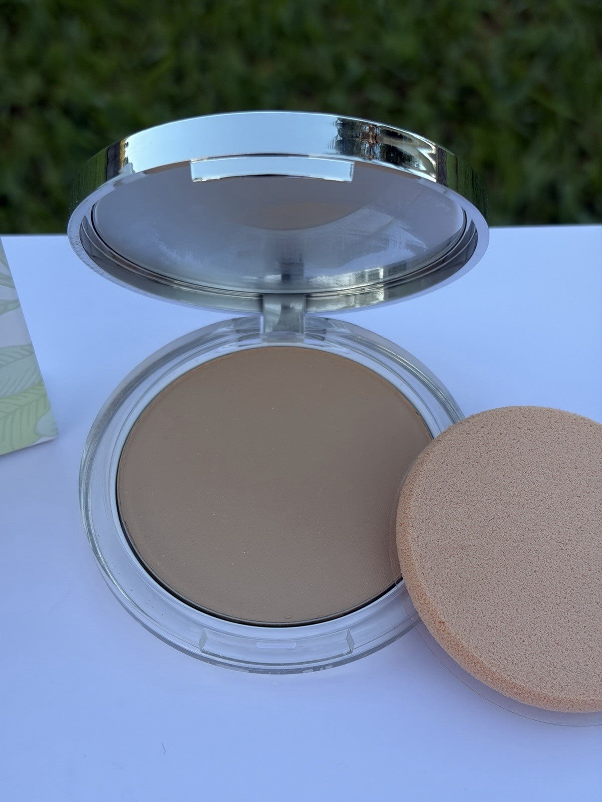 Clinique Superpowder Double Face Makeup 10 Matte Medium Full-Size Compact