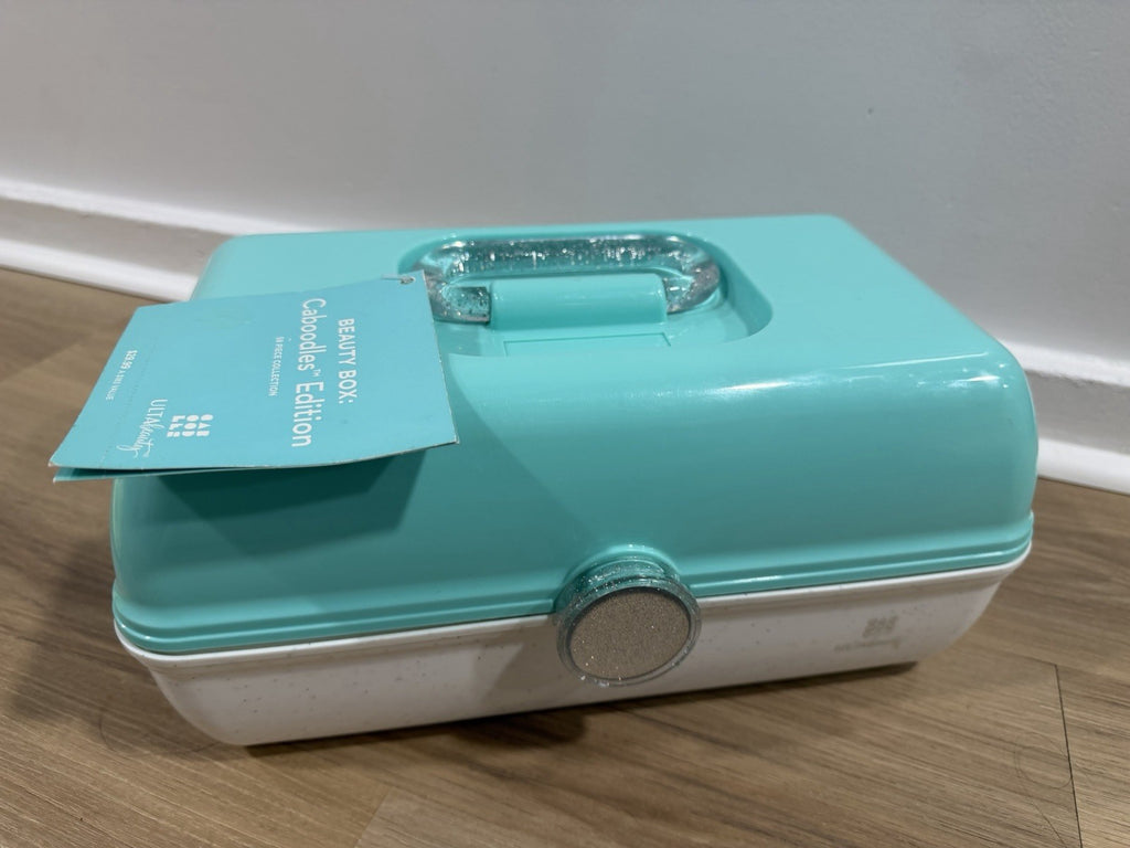 Seafoam Caboodles Makeup Case with Sparkles – NWT