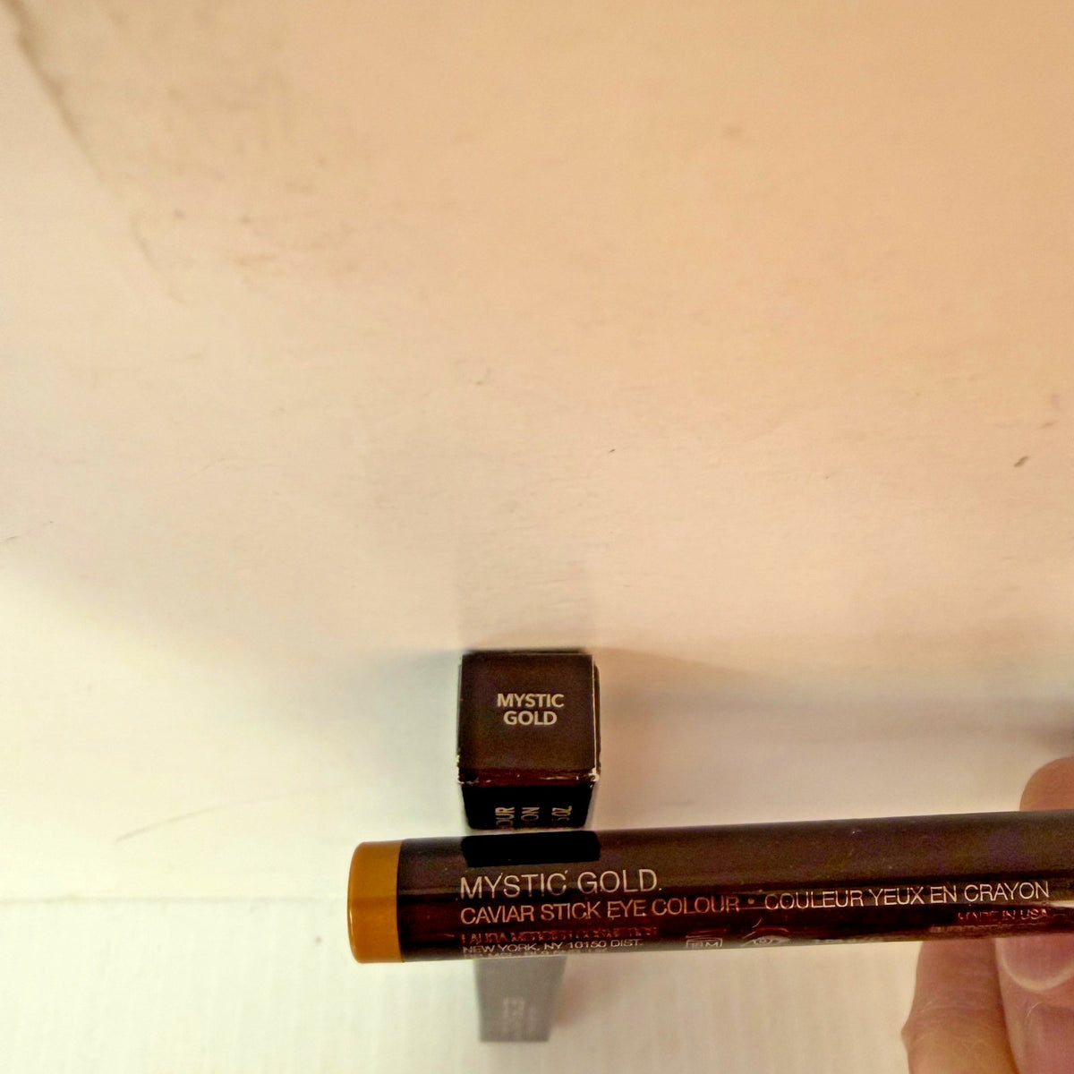 Long-Lasting Eyeshadow Stick - Mystic Gold, Creamy & Glitter Finish