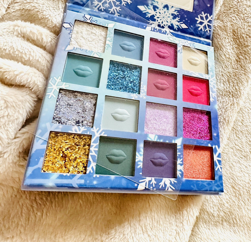 Penguin Love Volume 31 Eyeshadow Palette - 16 Ultra-Pigmented Shades, BNIB