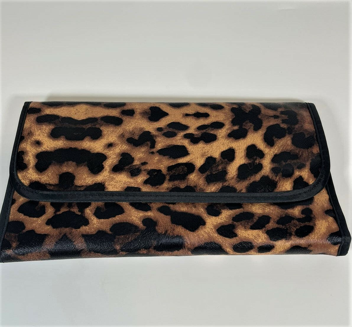 12-Piece Makeup Brush Set with Leopard Print Travel Pouch – Professional Cosmetic Brushes for Face & Eye Makeup