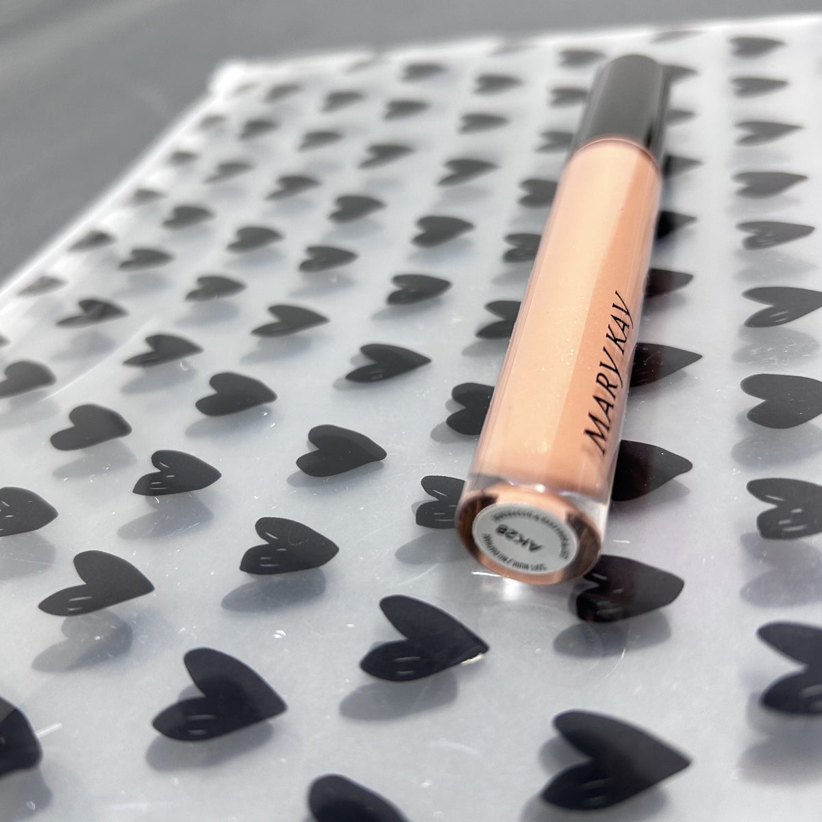No Box Mary Kay Unlimited Lip Gloss Soft Nude Full Size