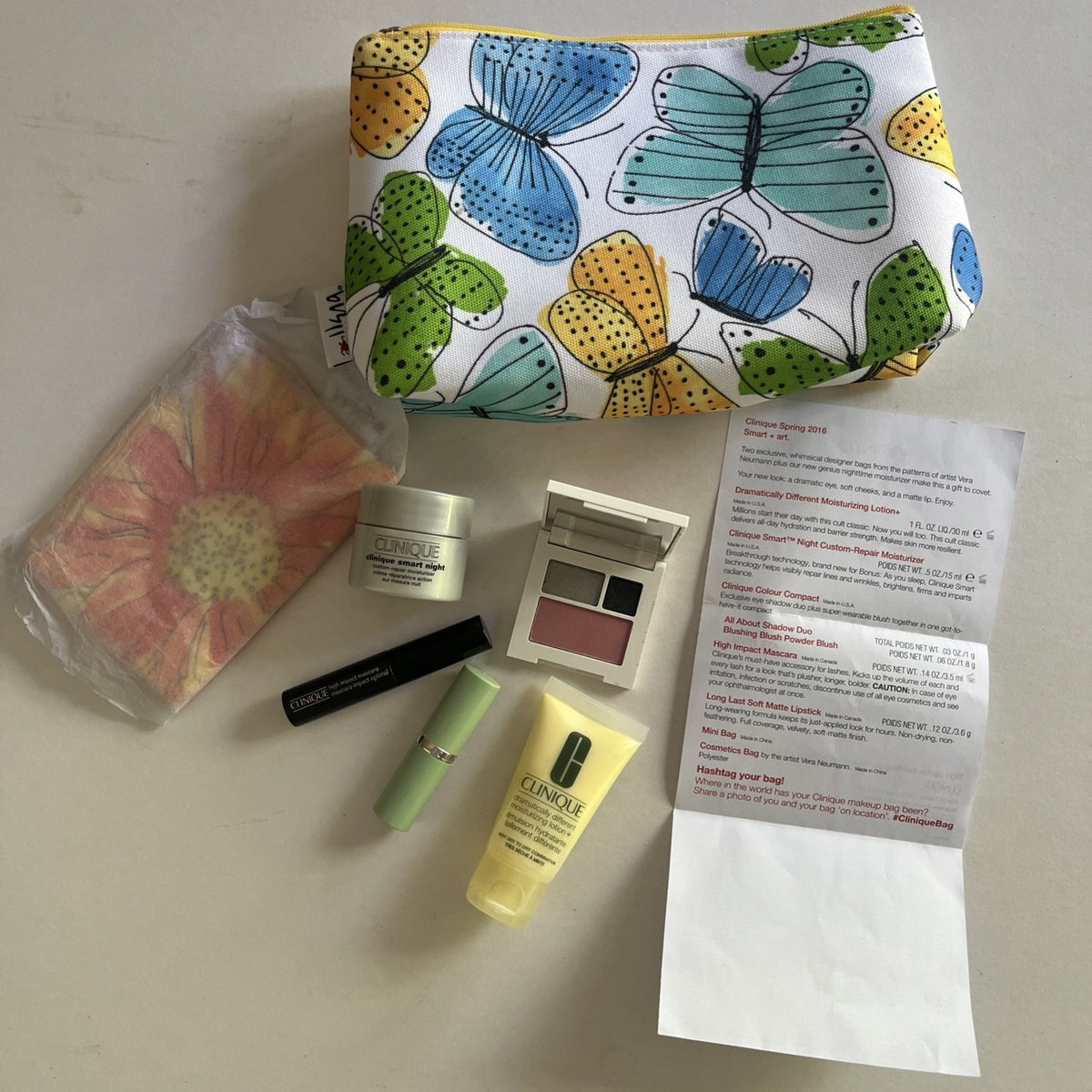 Clinique Makeup Gift Set - Vintage Spring 2016 7-Piece Includes Makeup Bags