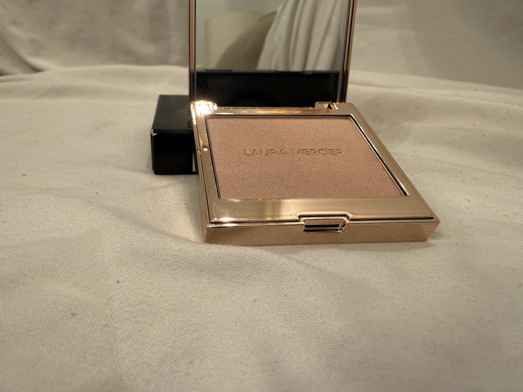 Highlighting Powder Rose Glow - Universal Face Highlighter for All Skin Tones