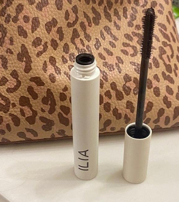 Lengthening Lash Mascara with Lash Care Ingredients - 2 Colors