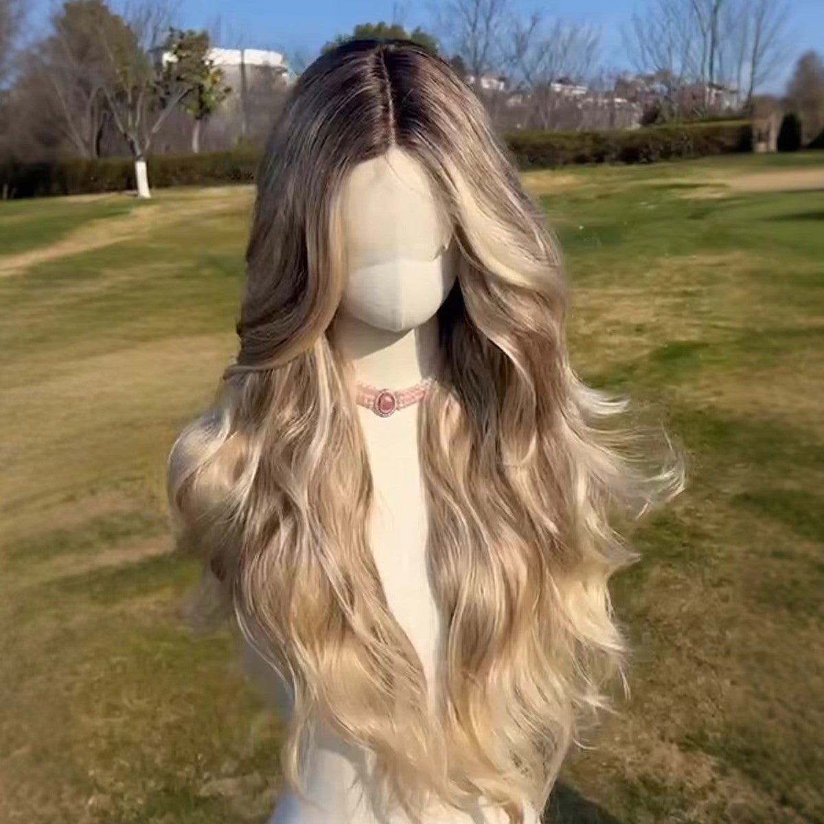 26-Inch Blonde Highlight Body Wave Lace Front Wig - Wavy Synthetic Hair