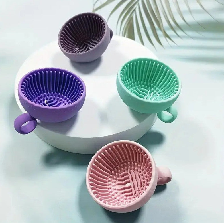 Makeup Brush Cleaner Silicone Scrubber Non-Slip Cleaning Bowl - Effortless Deep Cleaning