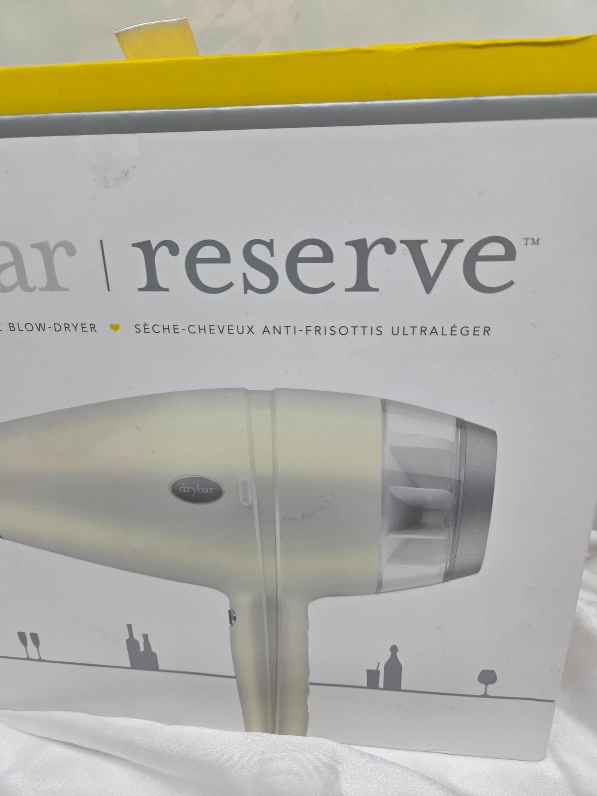 Lightweight Anti-Frizz Hair Dryer for Smooth Styling - White
