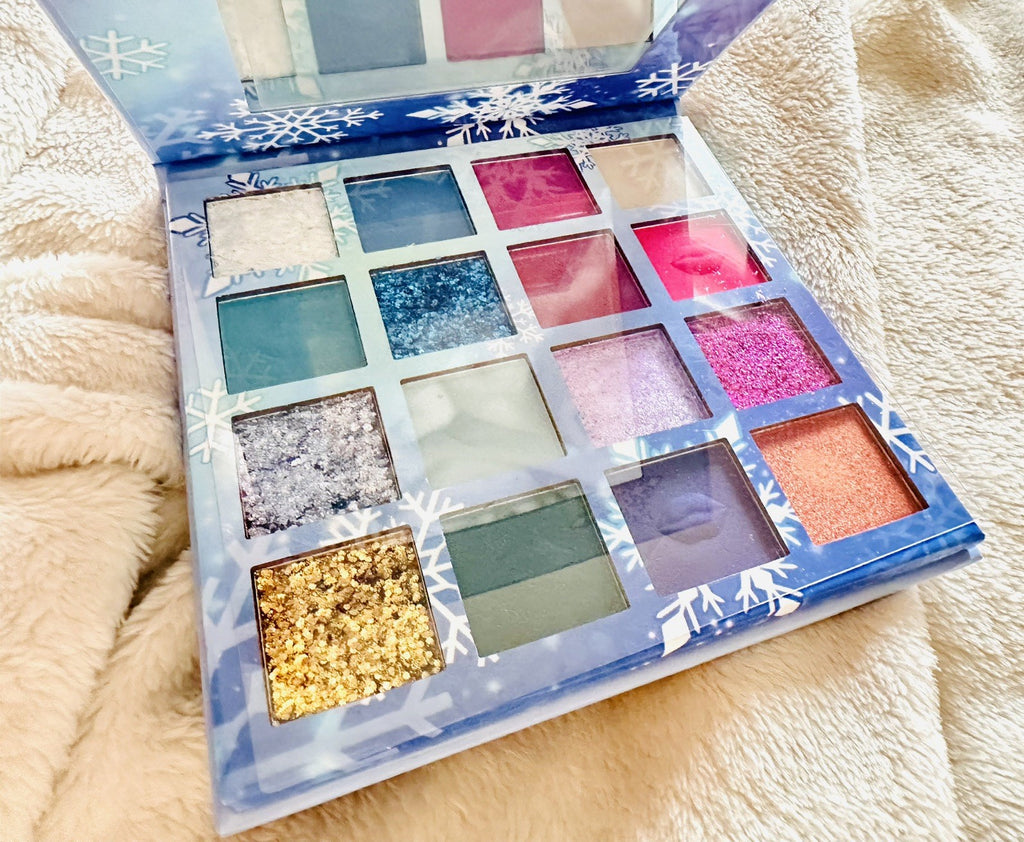 Penguin Love Volume 31 Eyeshadow Palette - 16 Ultra-Pigmented Shades, BNIB