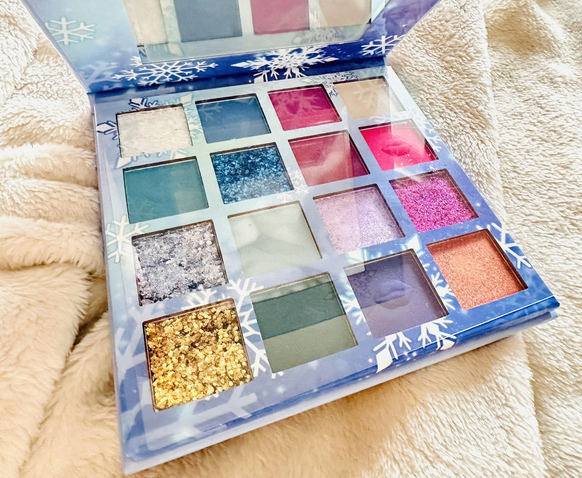 Penguin Love Volume 31 Eyeshadow Palette - 16 Ultra-Pigmented Shades, BNIB