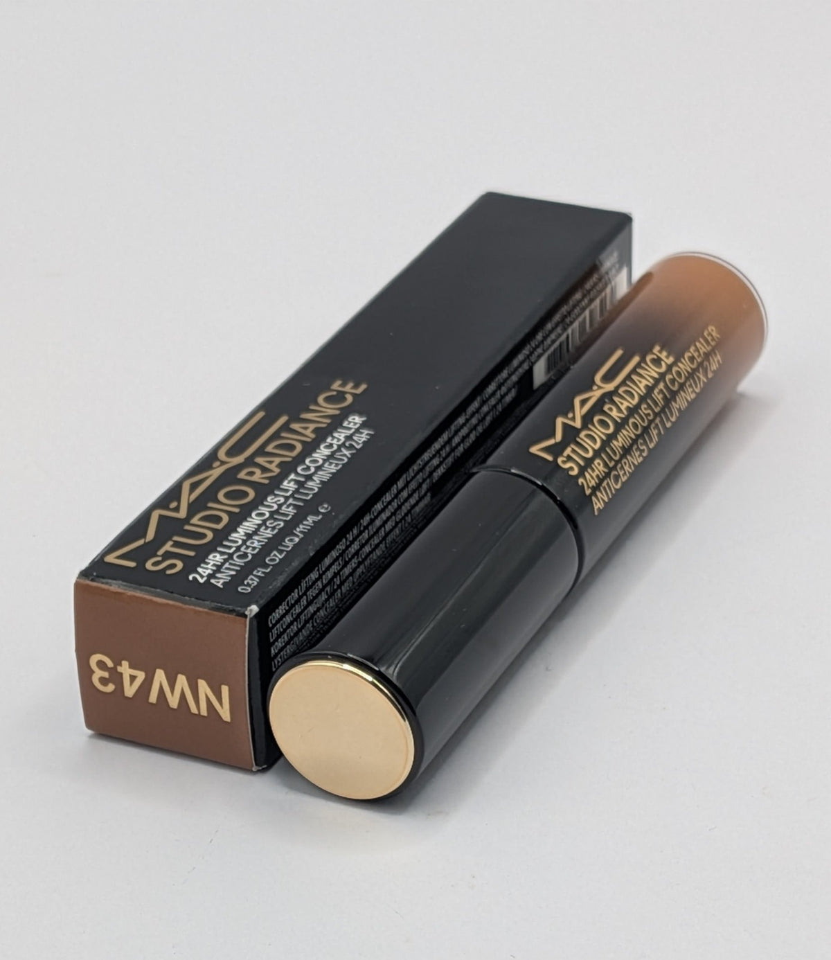 MAC Studio Radiance 24HR Luminous Lift Concealer NW43 - Flawless Finish