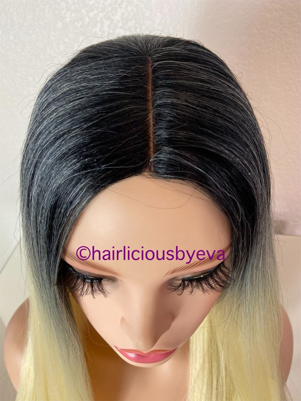 Long Blonde Ombré Wigs 32 Inch Middle Part Heat-Resistant Synthetic Hair