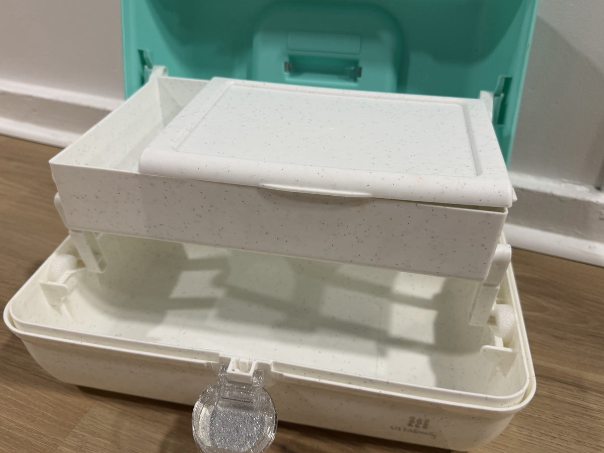 Seafoam Caboodles Makeup Case with Sparkles – NWT
