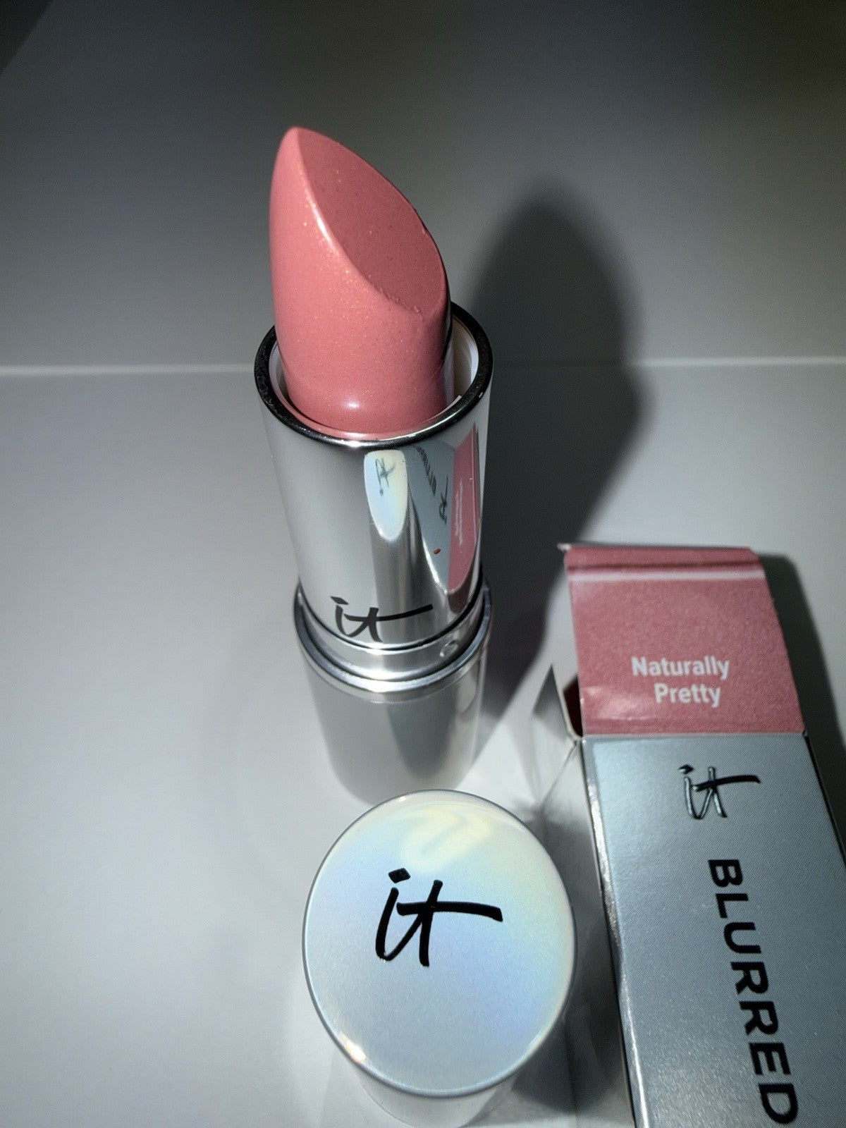 IT Cosmetics Blurred Lines Lipstick Naturally Pretty - New In Box