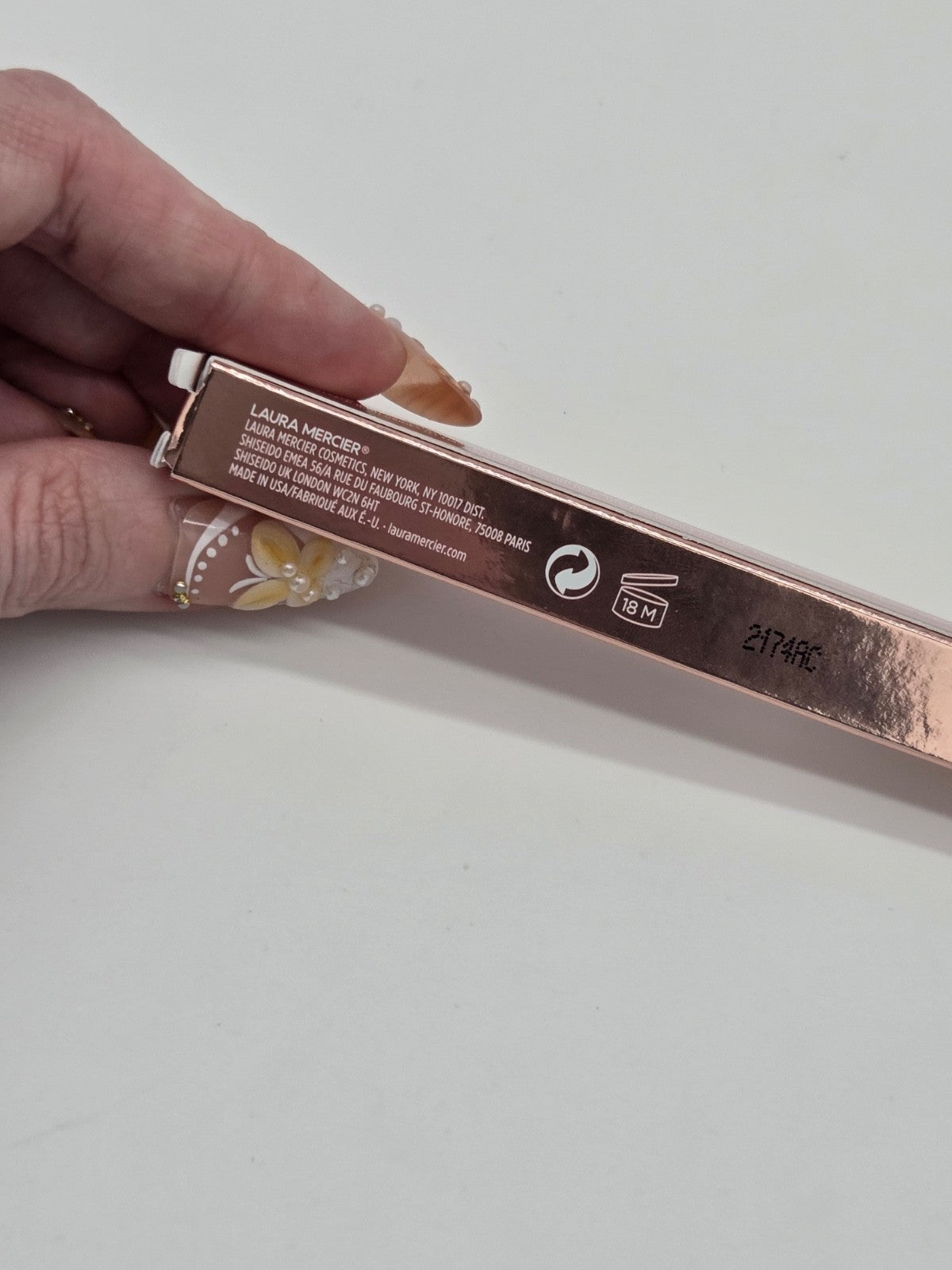 Cream Eyeshadow Stick - Multiple Shades for Long-Lasting, Blendable Eye Looks