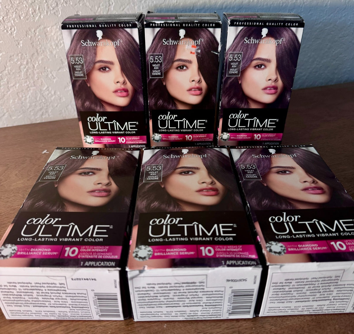 Schwarzkopf Color Ultime Violet Ash Hair Dye - Long Lasting Vibrant Color Pack