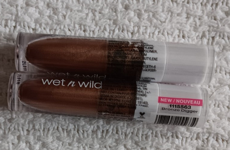 Wet n Wild Shadow Silk Liquid 16HR Eyeshadow & Megalast Matte Lipstick Duo
