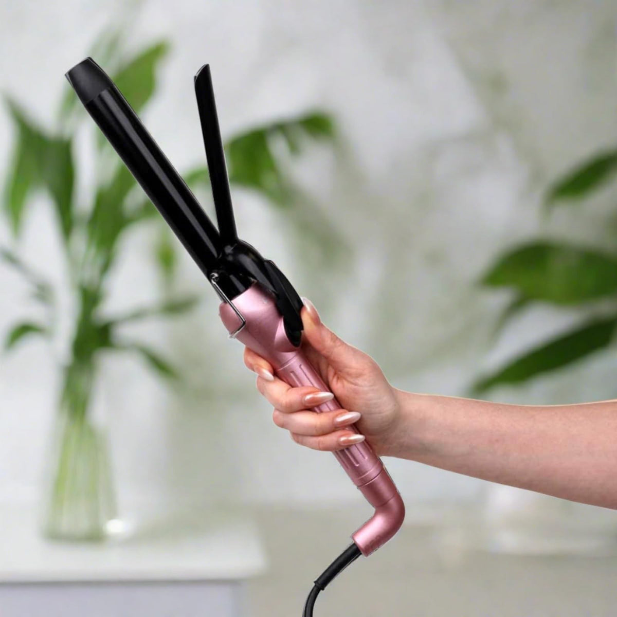 Salon-Quality Ionic Curling Iron for Frizz-Free Shine - Rose Gold, 1.5 lb