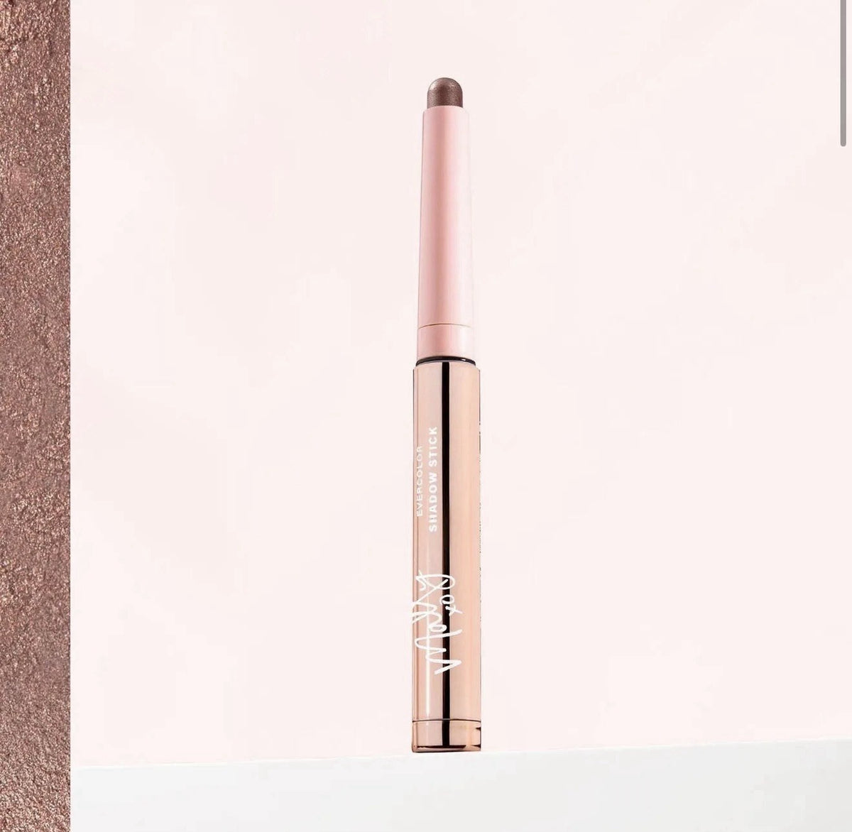 Set of 5 Eye Shadow Sticks with Primer - Cherry Beachy & More