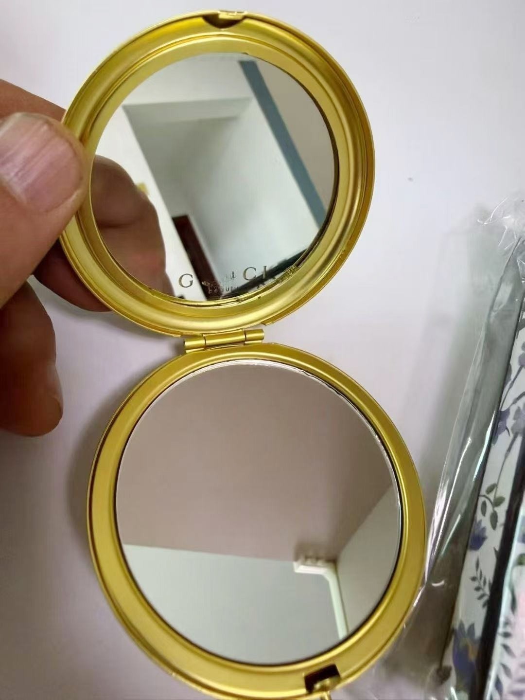 Floral Pattern Compact Mirror for Beauty and Gift Packaging