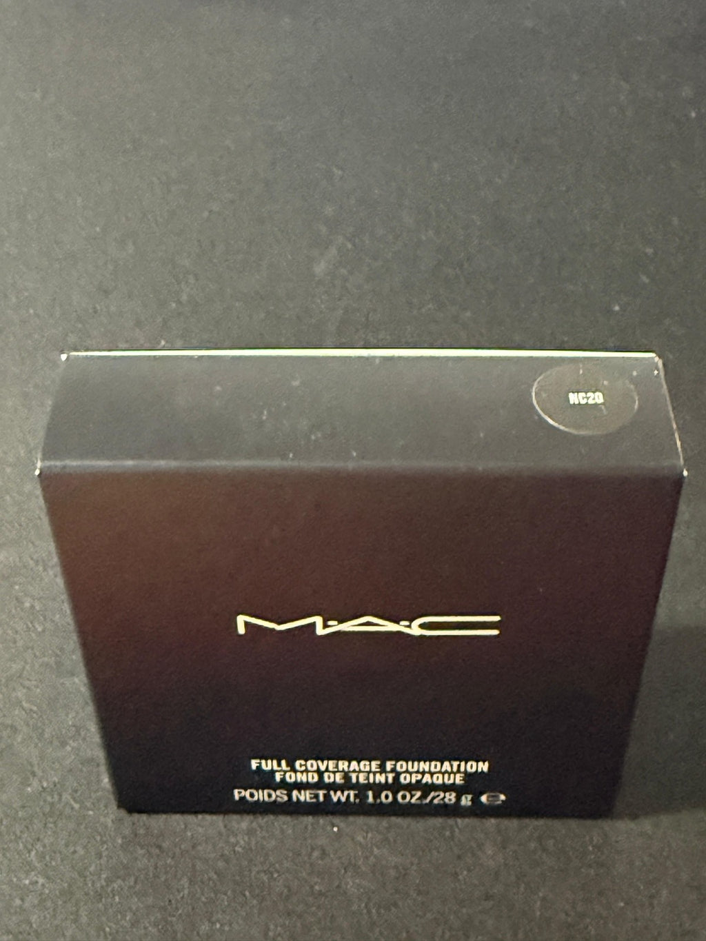 M.A.C Full Coverage Foundation NC20 - 1 oz / 28 g - New in Box