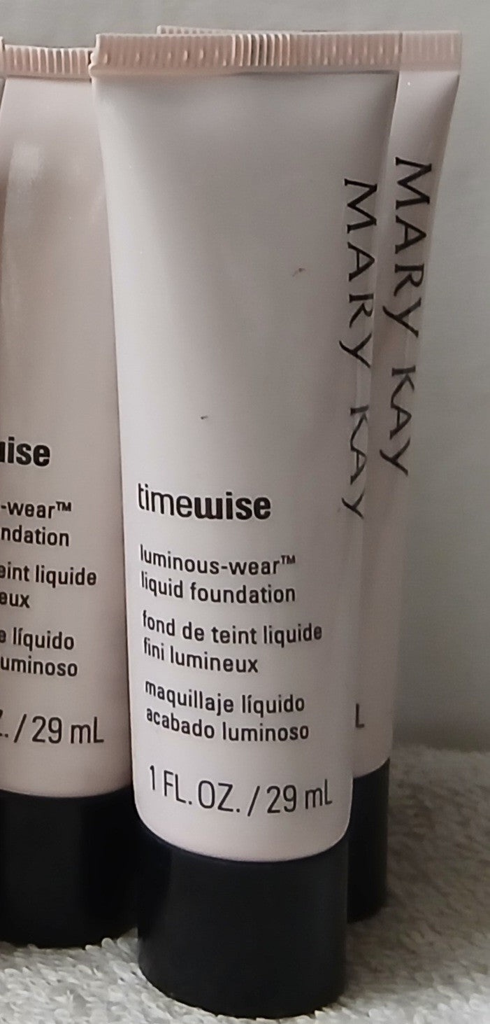 Liquid Foundation for Normal to Dry Skin - Multiple Shades