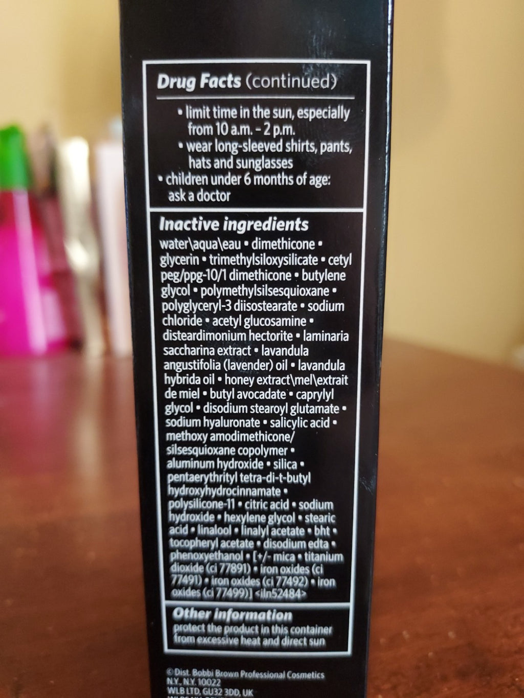 Weightless Skin Foundation N-012 Porcelain 1 fl oz – Bobbi Brown