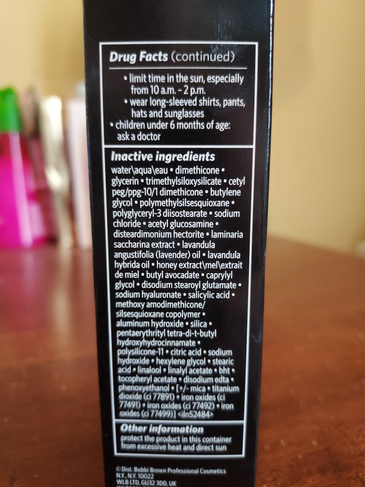 Weightless Skin Foundation N-012 Porcelain 1 fl oz – Bobbi Brown