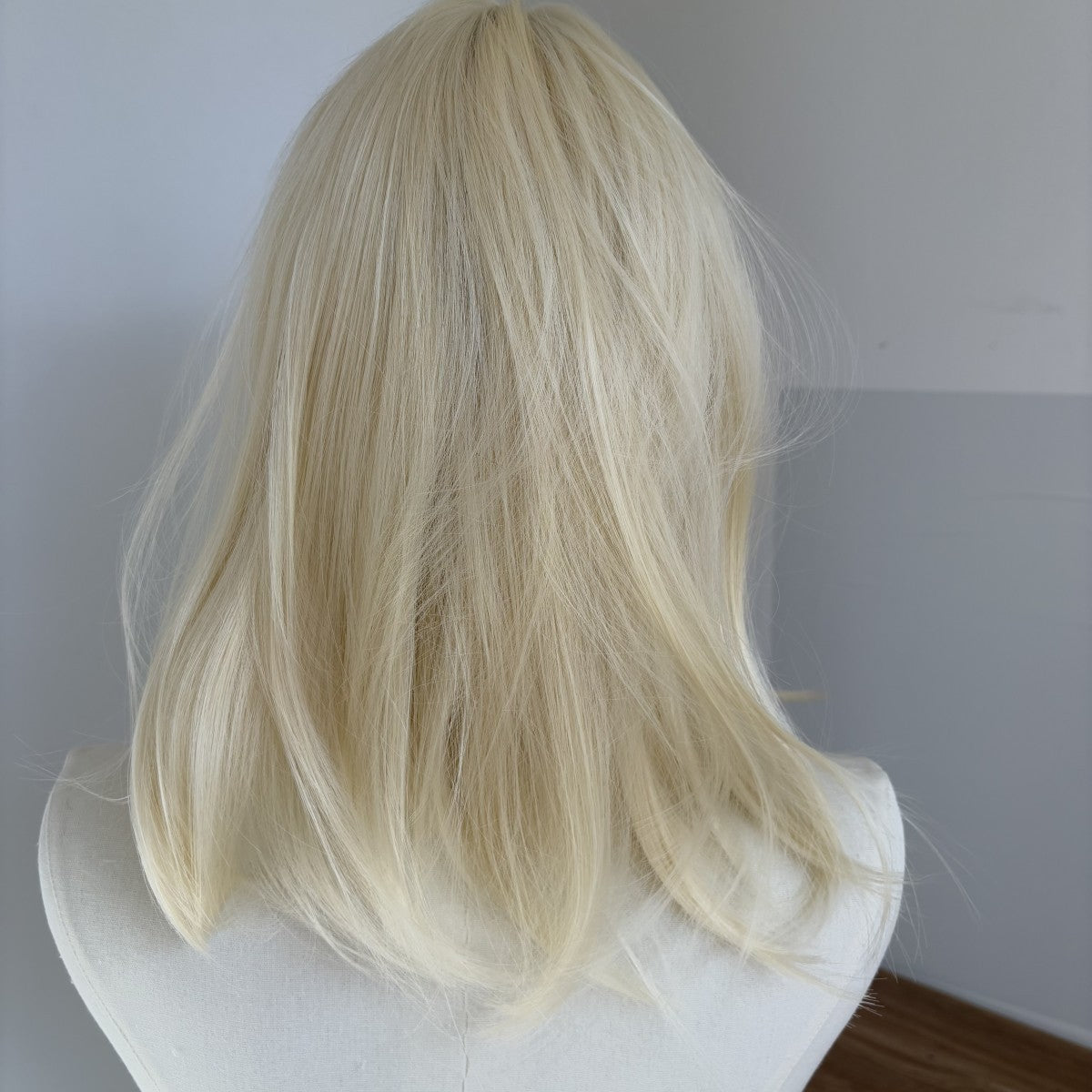 Blonde Synthetic Heat-Resistant Straight Wig with Bangs for Cosplay
