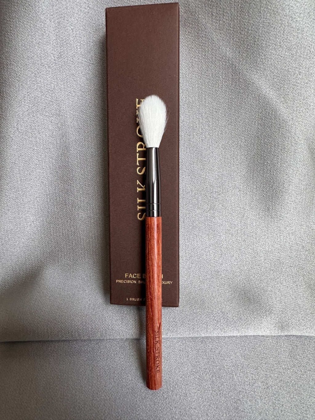 Goat Hair Highlighter Contour Brush – Precision Face Makeup Tool