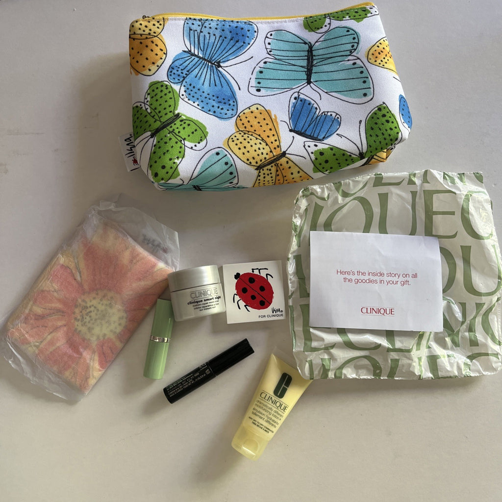 Clinique Makeup Gift Set - Vintage Spring 2016 7-Piece Includes Makeup Bags